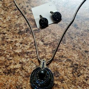 Necklace & Earrings set